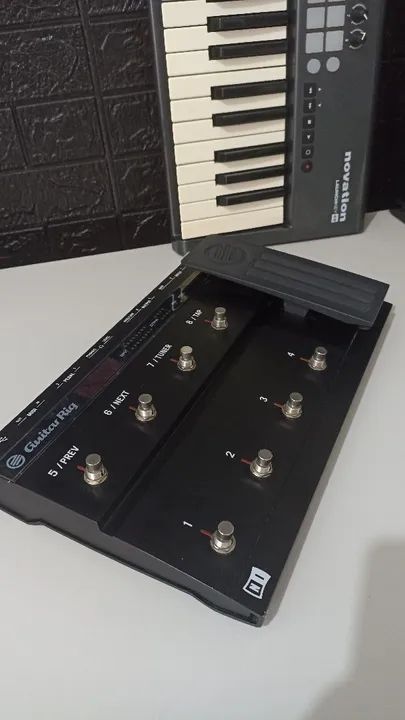 PEDALEIRA CONTROLADOR MIDI GUITAR RIG KONTROL 3 + Plugins e Drivers - Foto 2