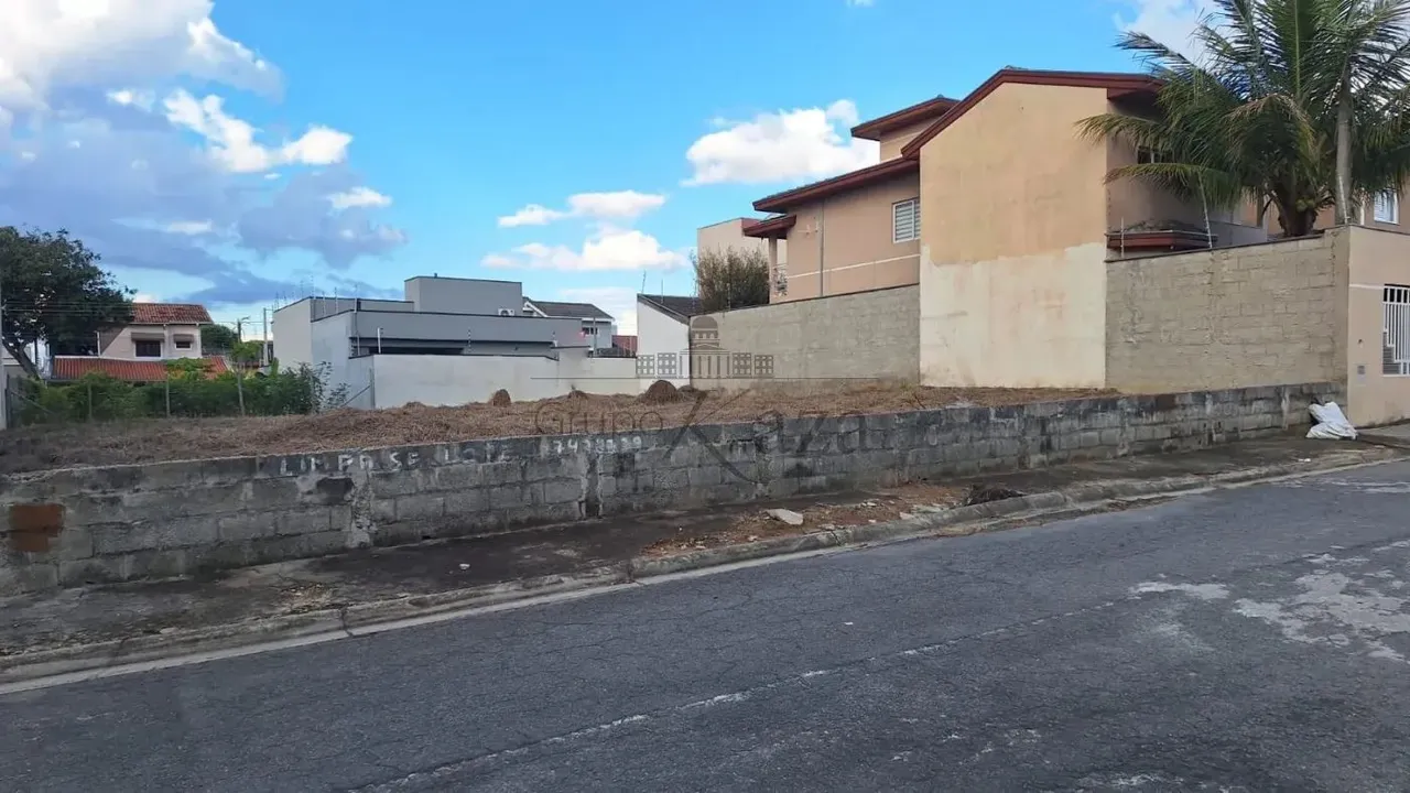 Oportunidade - Terreno - Loteamento Villa Branca - 250m².