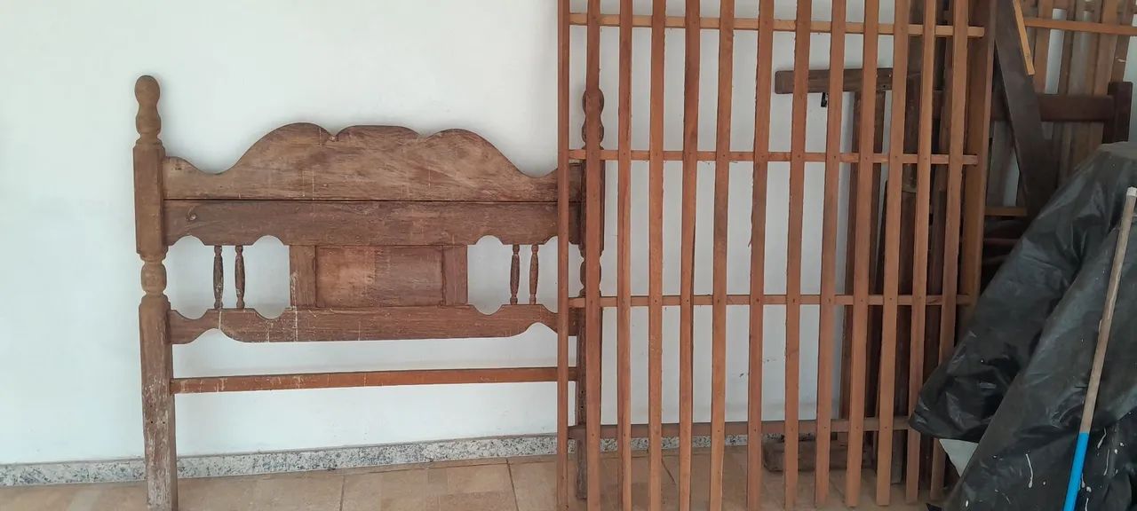 Cabeceira de Cama de Madeira Maciça