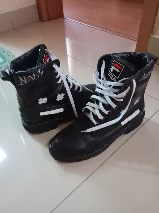 BAIXOU!!! Bota Fila Original - Com detalhes artísticos "NOUZ"