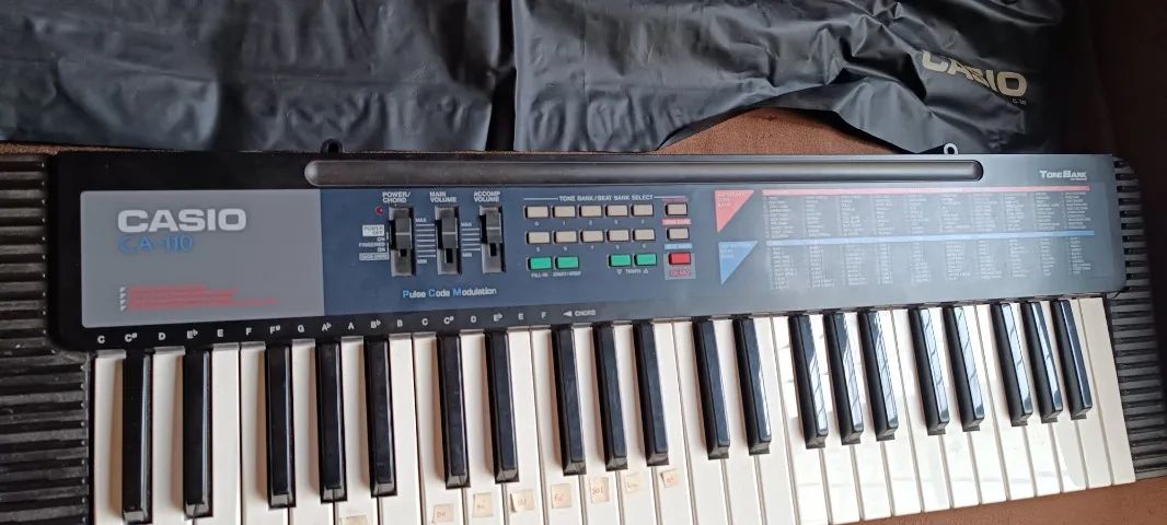 Teclado Profissional e Violão Analógico  - Foto 4