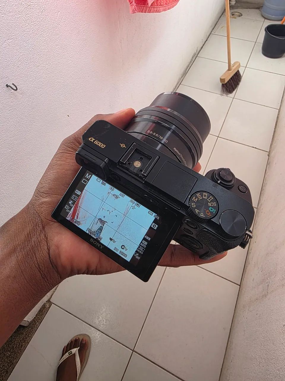 Câmera Sony A6000 mirroless