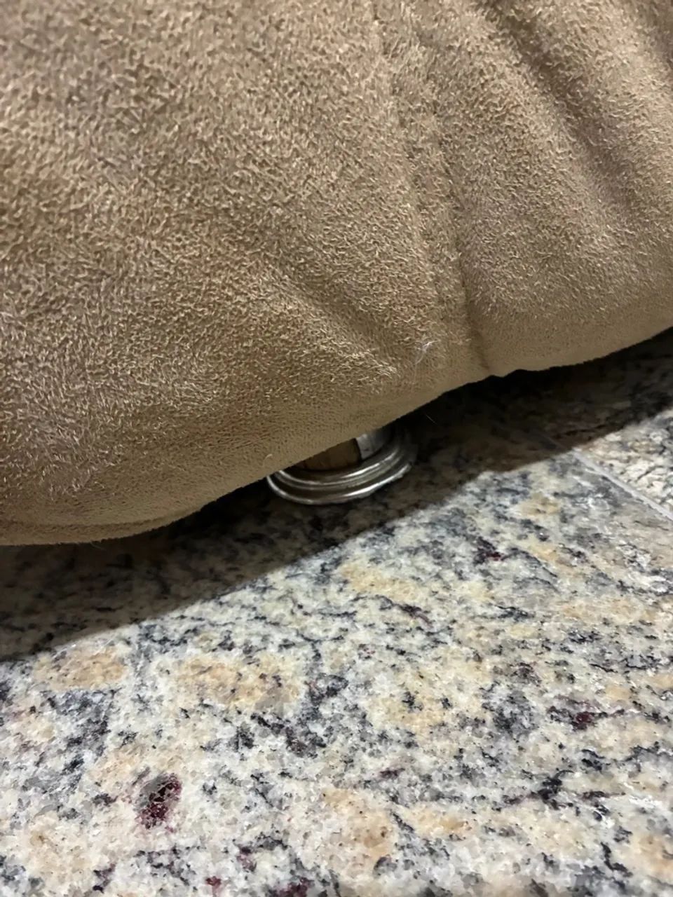 Sofá  pequeno mas muito confortável Lugares - Usado - Foto 3