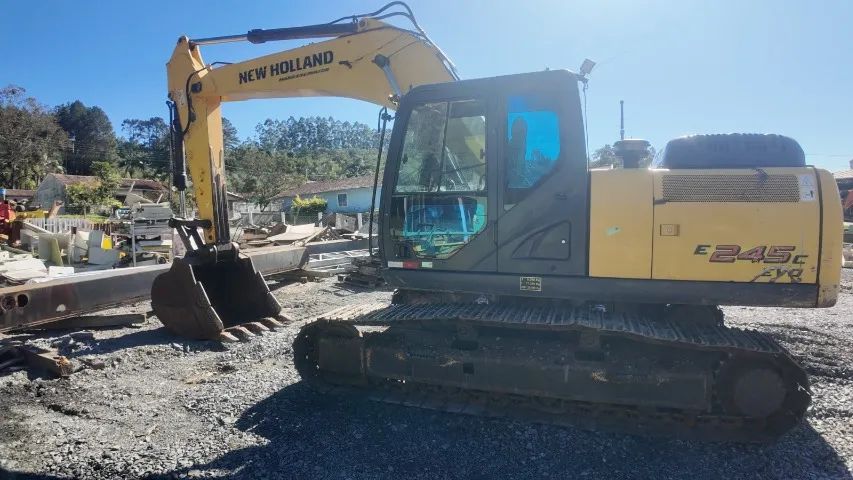 Escavadeira Hidráulica New Holland E245C - Ano 2020 - Foto 4