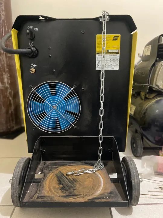 Máquina de Solda Soldadora Esab Smashweld 277X - preto/amarelo 220V - Foto 2