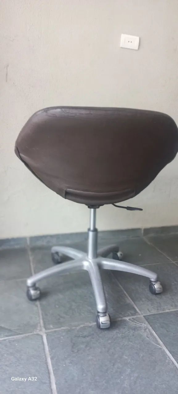 Poltrona  couro sintético 