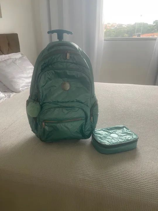 Mochila de rodinha com estojo - Foto 3