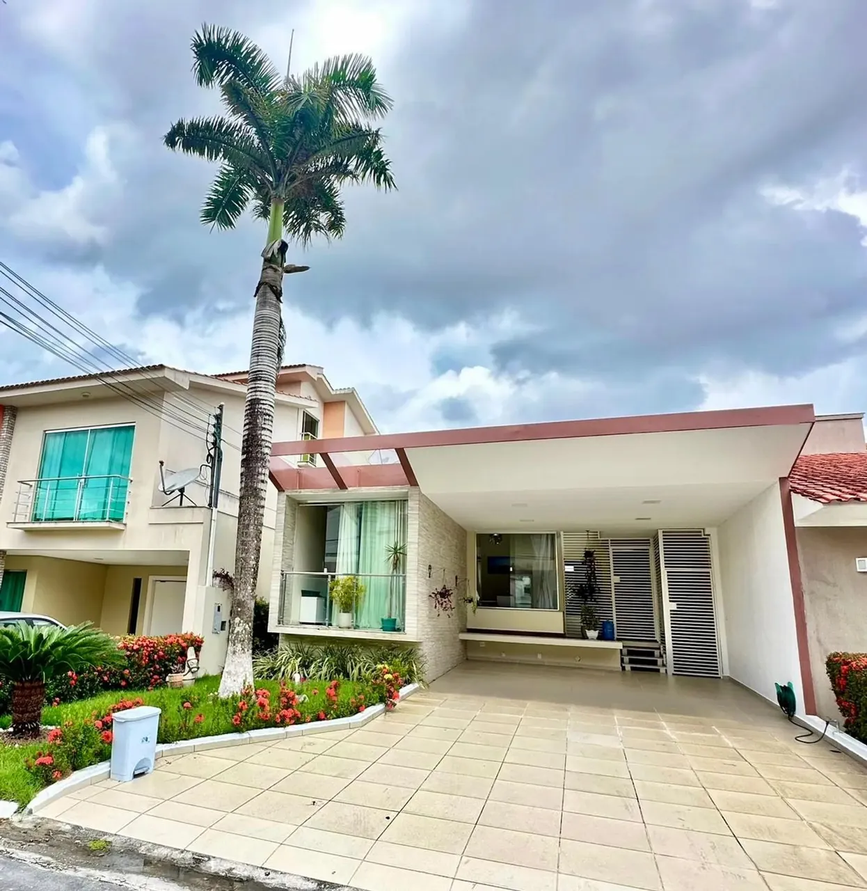 Vendo/alugo lindíssima casa semi mobiliada no Cond. Res. Tapajós Av. Torquato Tapajós