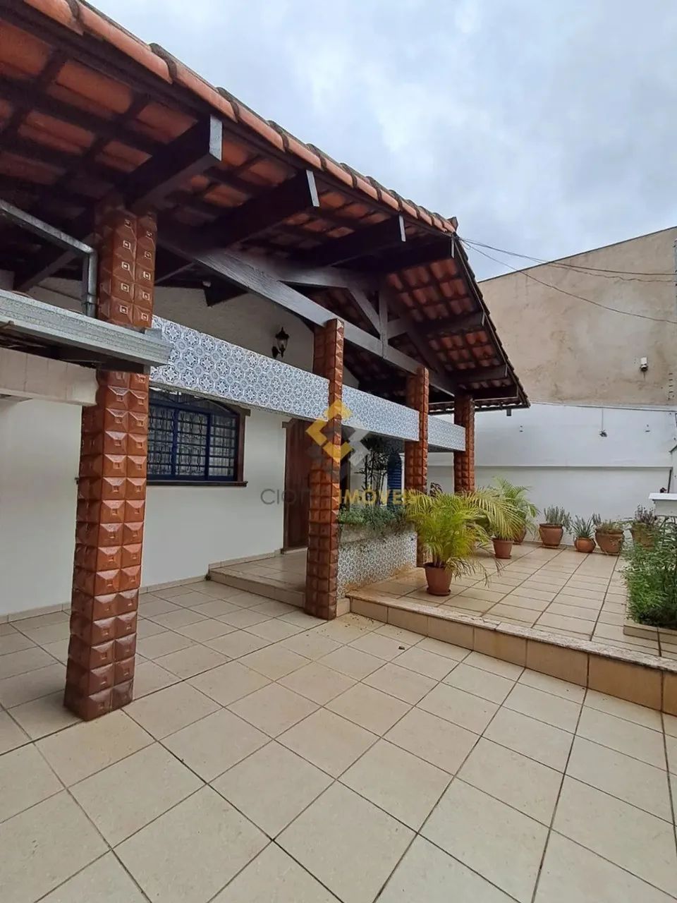 CASA 5 QUARTOS - SANTA ROSA
