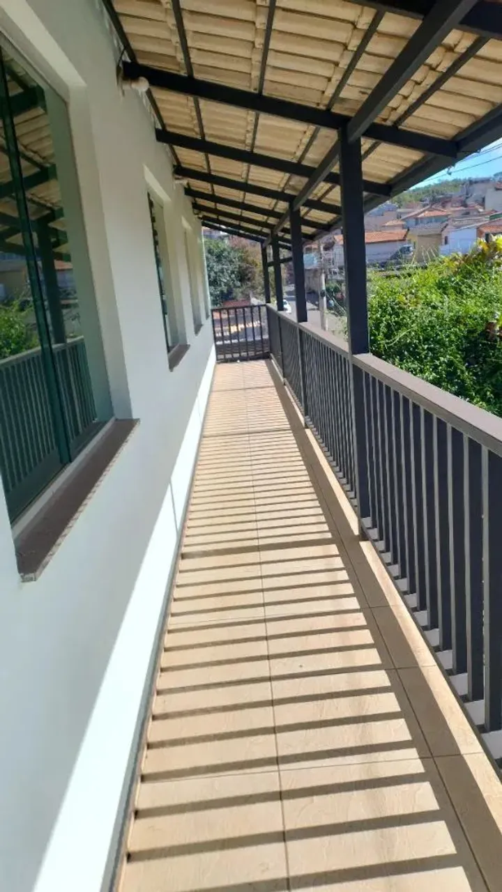 APARTAMENTO COM VARANDA PARA LOCAÇÃO