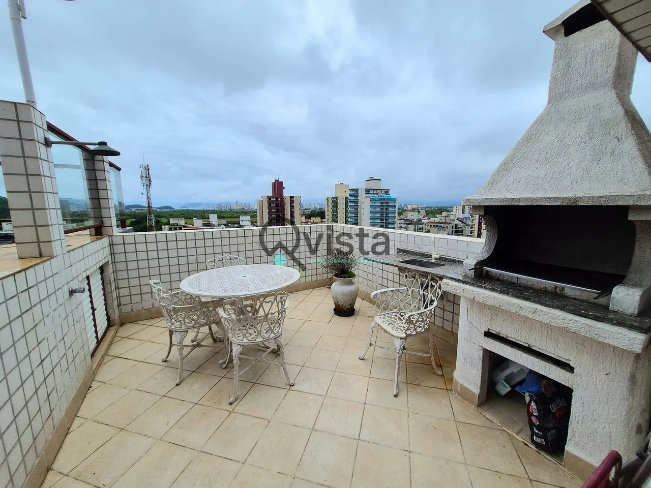 Cobertura para locação nas Astúrias | QVista Inteligência Imobiliária Guarujá