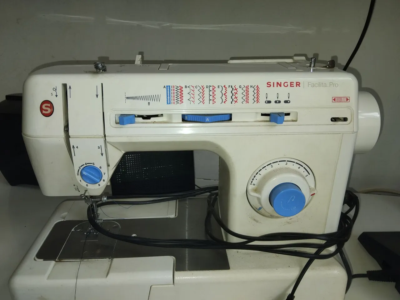 Máquina de costura Singer Facilita Pro