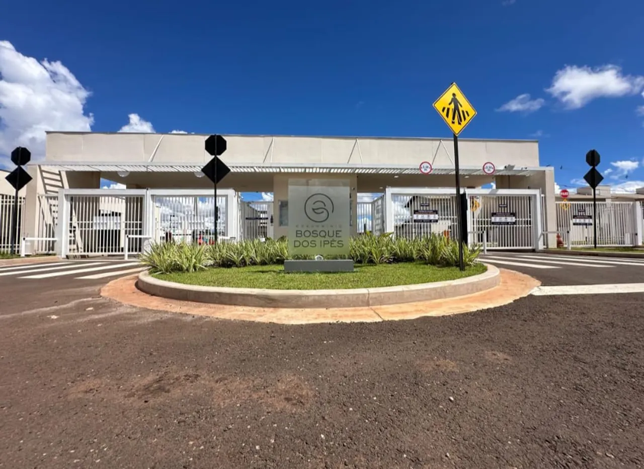 Sobrado para aluguel tem 150 metros quadrados com 3 quartos