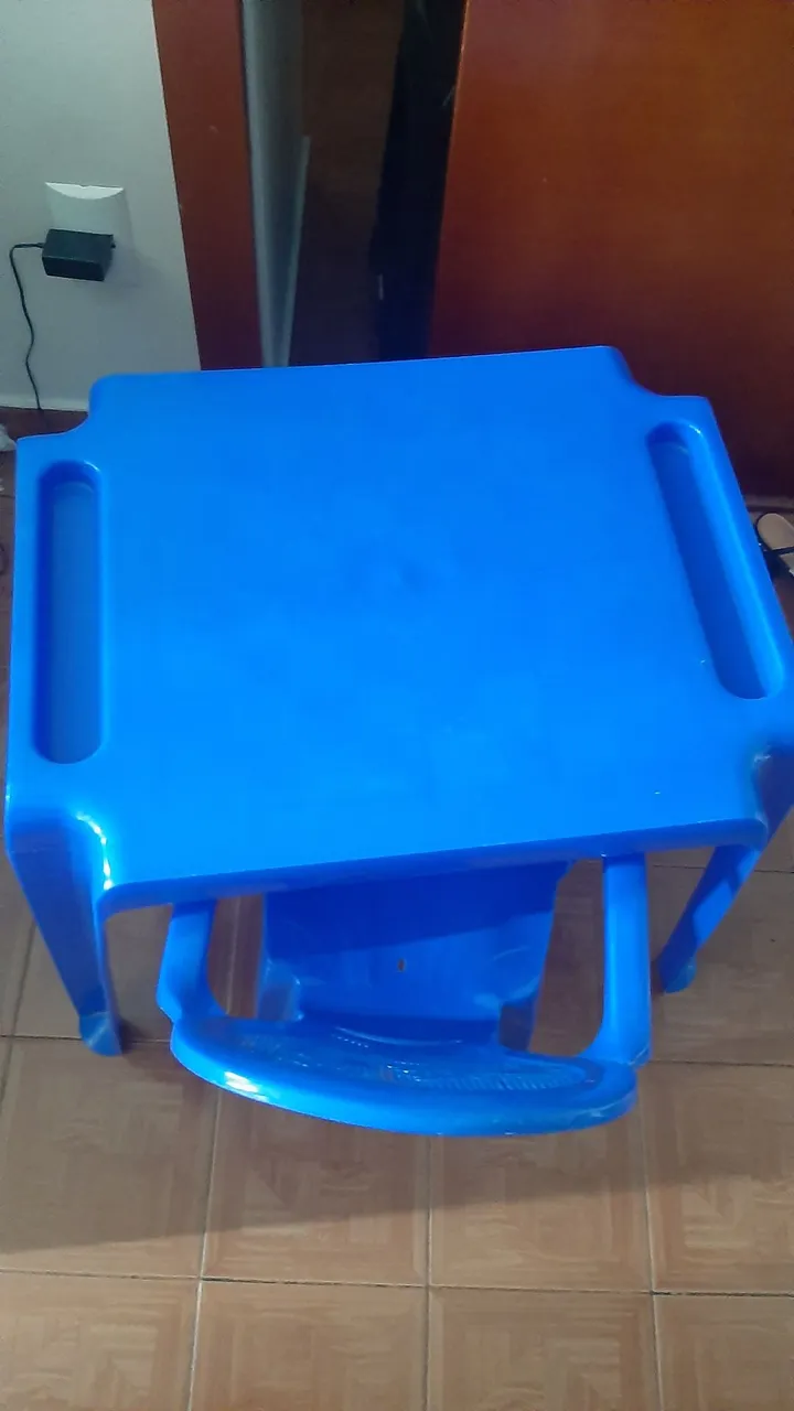 Jogo de mesa + 1 cadeira Tramontina