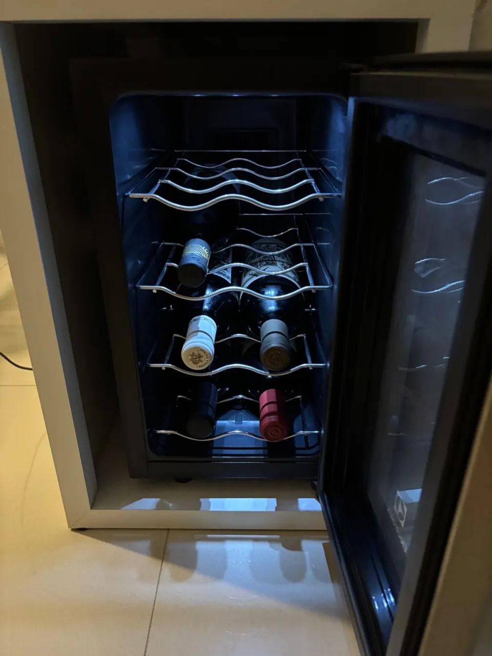 Adega de Vinho Climatizada Electrolux 8 Garrafas - Foto 3