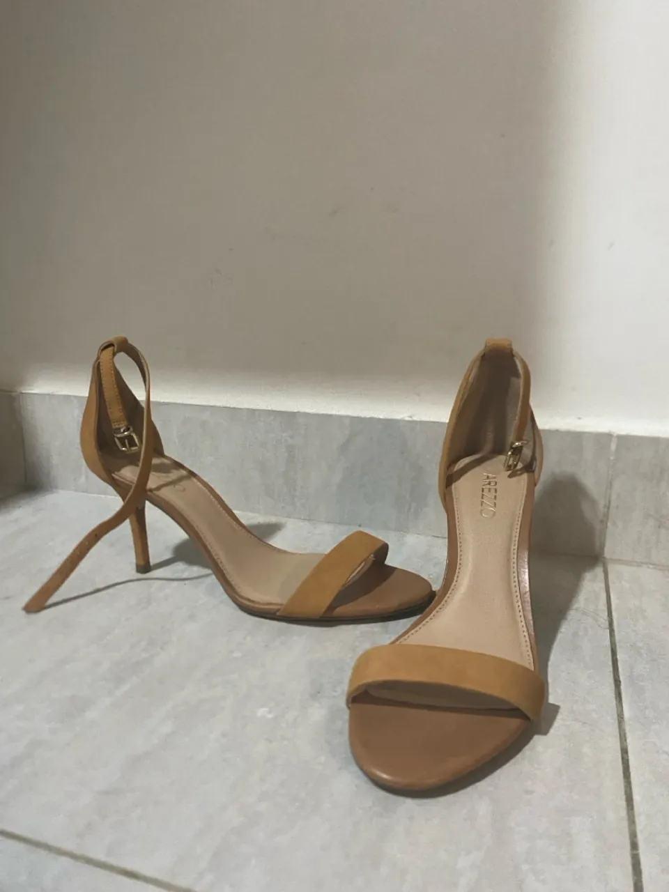 Sandália Arezzo - Marrom