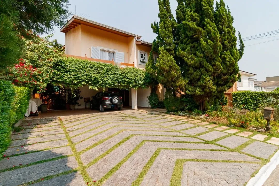 Casa no condomínio Morada Das Flores para venda com 4 quartos, sendo 2 suítes, 354m²