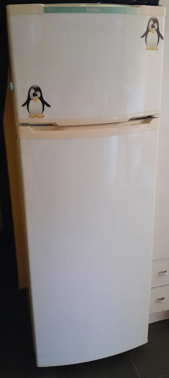 Vendo geladeira Consul funcionando.(NEGOCIA)