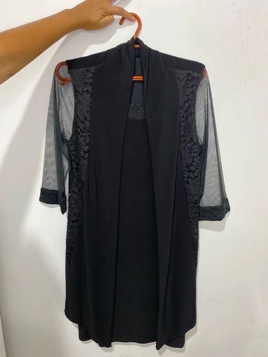 Vestido Longo Preto com Detalhes em Renda - Foto 3