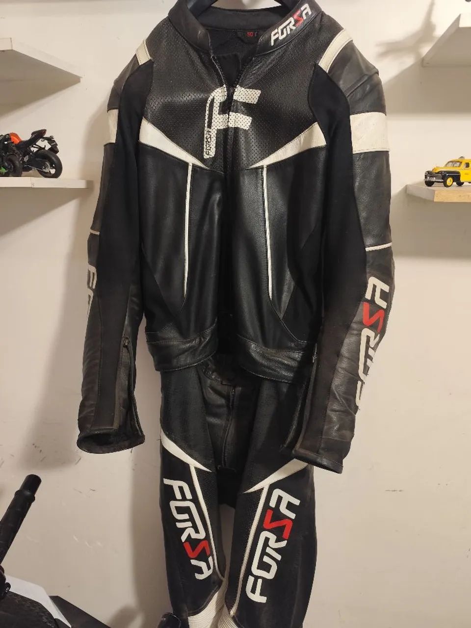 Macacão de Couro para Motociclista FORSSA - Tamanho 50