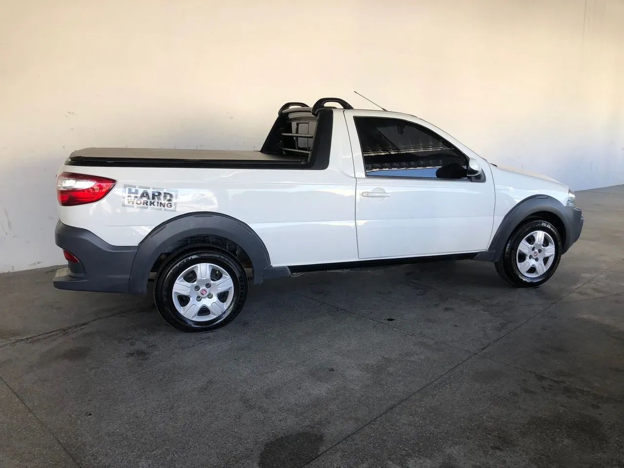 Fiat Strada Working Hard 1.4 Fire Flex 8V CS 2017 - Foto 2