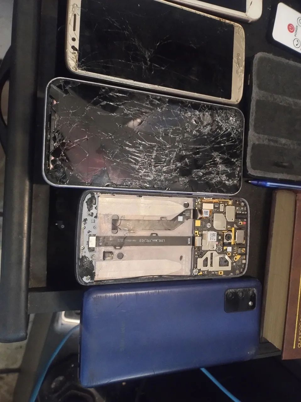 5 celulares com defeito para retirar peças  - Foto 4