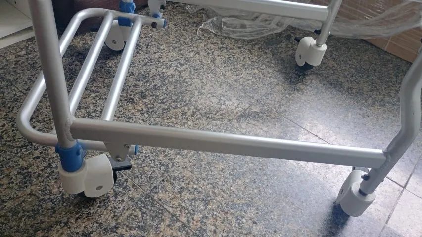 Cadeira de rodas Higiênica Banho Procirúrgica - Foto 2