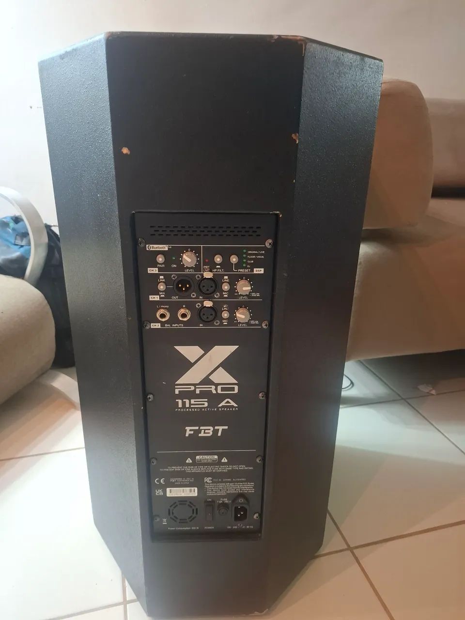 Caixa Ativa FBT X-PRO 15 Profissional 15 Polegadas