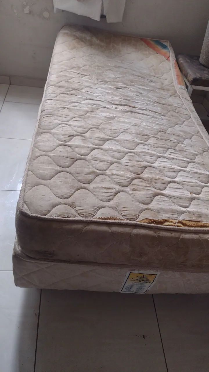 Cama box solteiro e colchão 