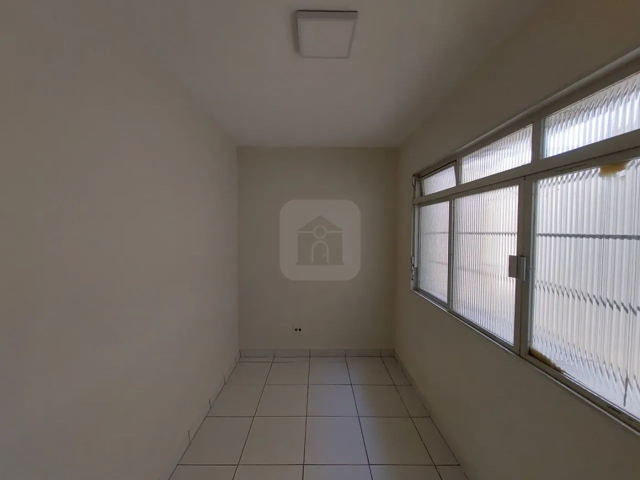 Casa mista para locação no bairro Martins - Foto 5