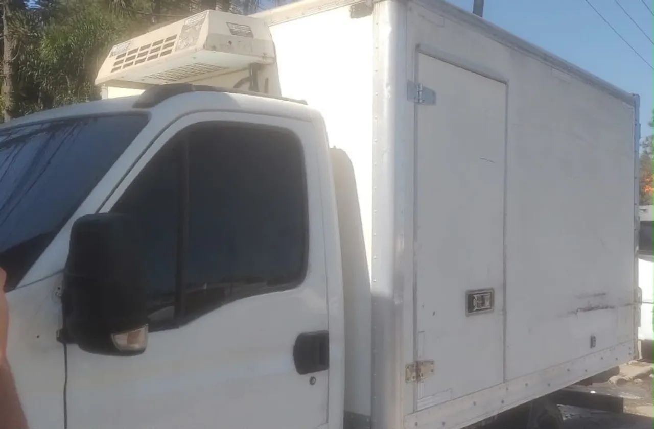 Baú de Iveco refrigerado - Foto 3