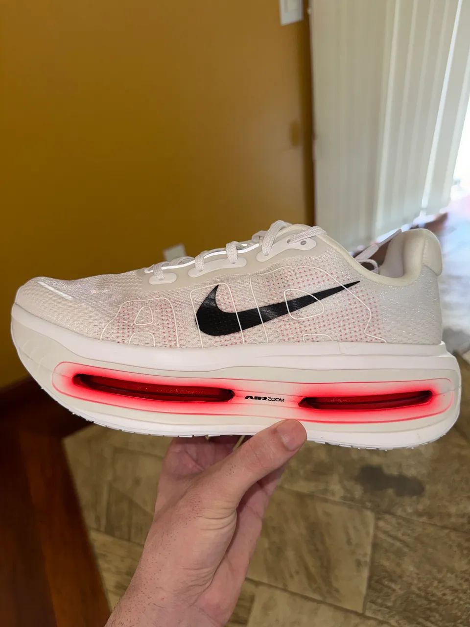 NIKE VOMERO PREMIUM White 41BR - Foto 2