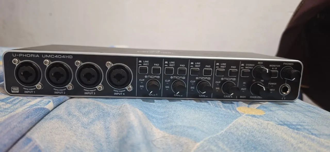 Interface de áudio Behringer U-Phoria UMC404HD         - Foto 3