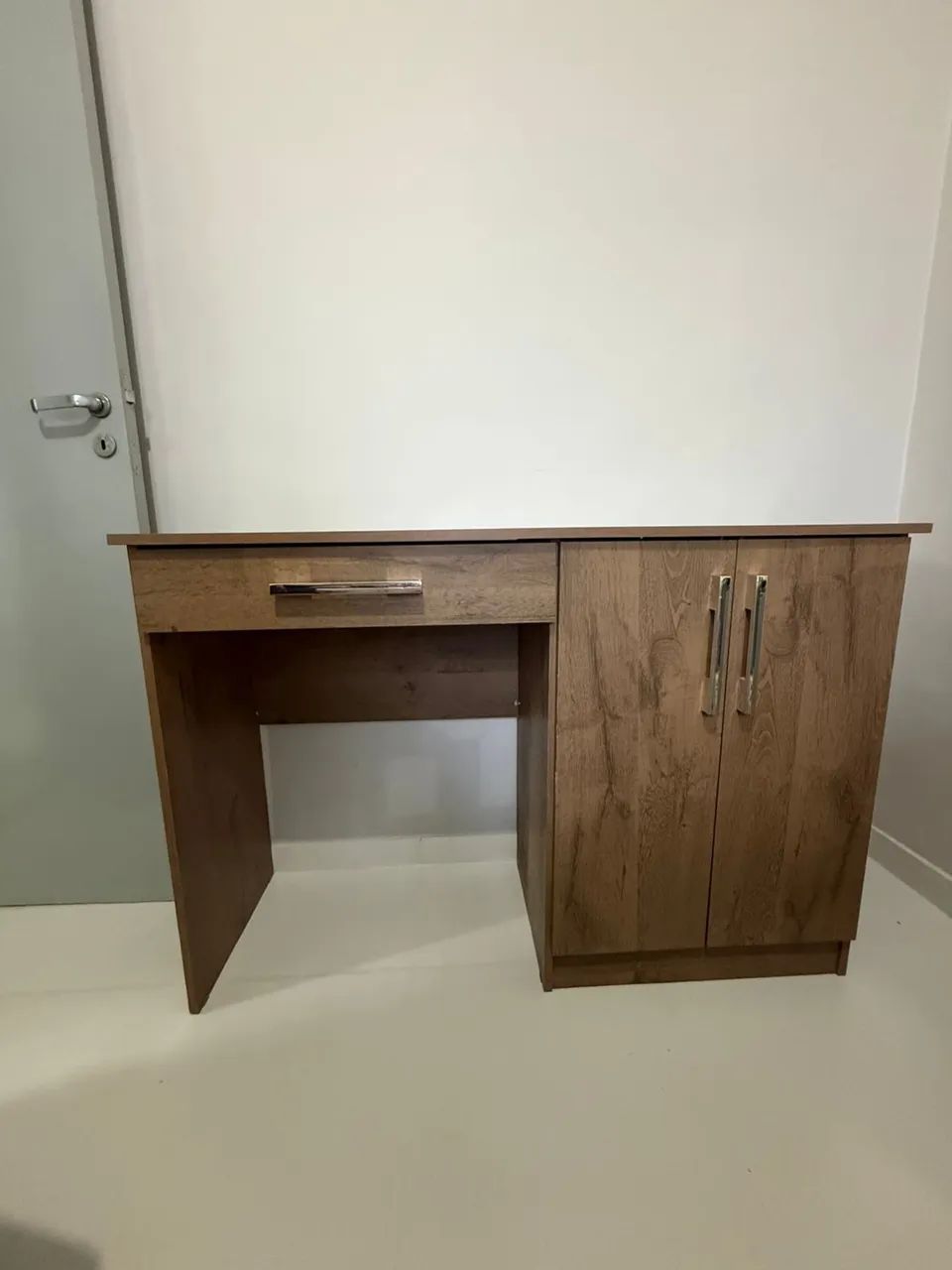 Mesa home office 1,20cm super conservada