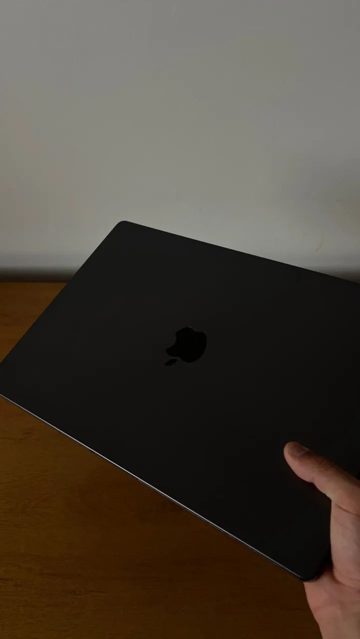MacBook Pro 16 - M4 Max 128GB 1TB SSD - Foto 2