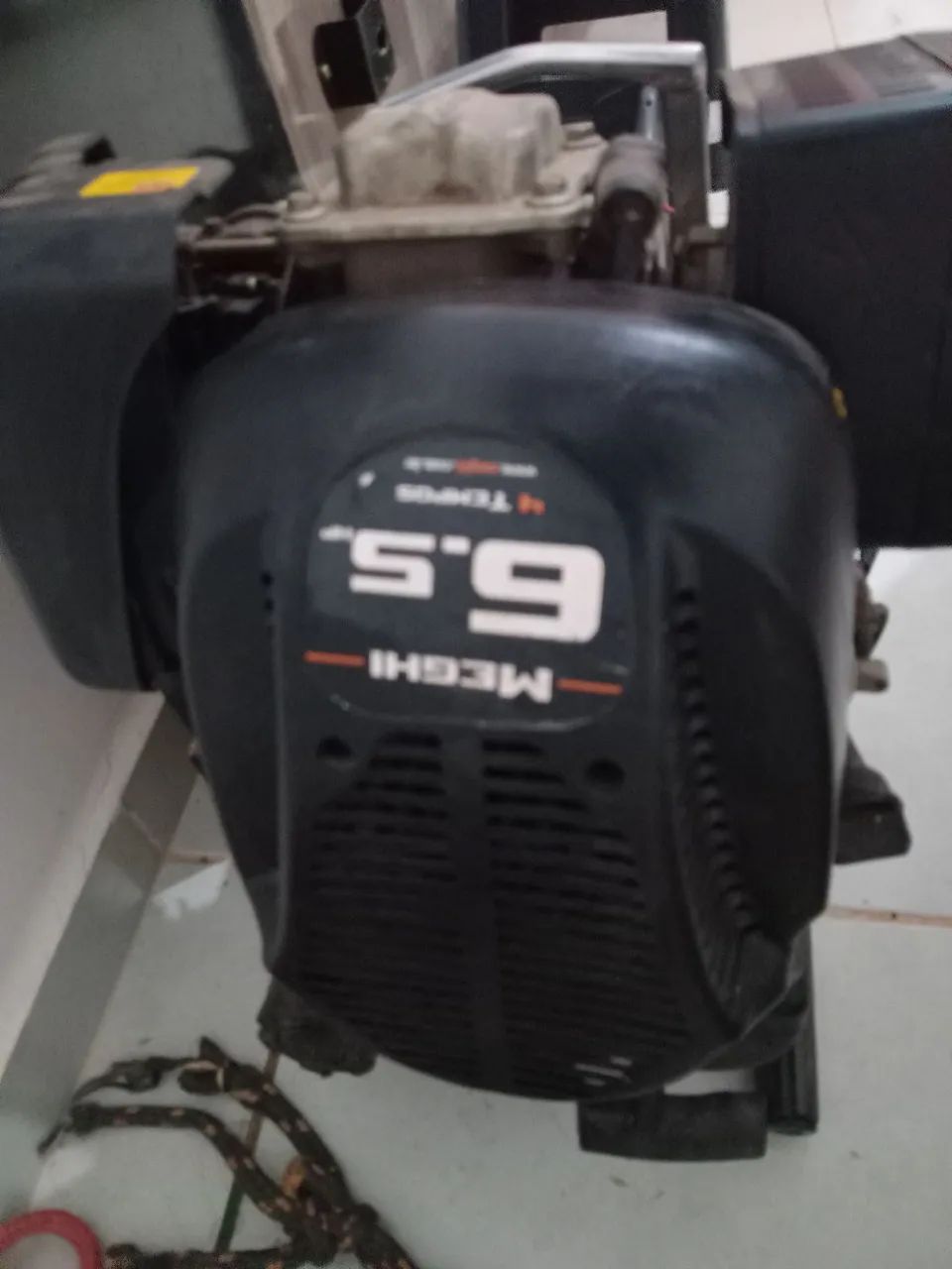 Motor de Popa Meghi 5.9 HP Usado - Completo - R$ 600