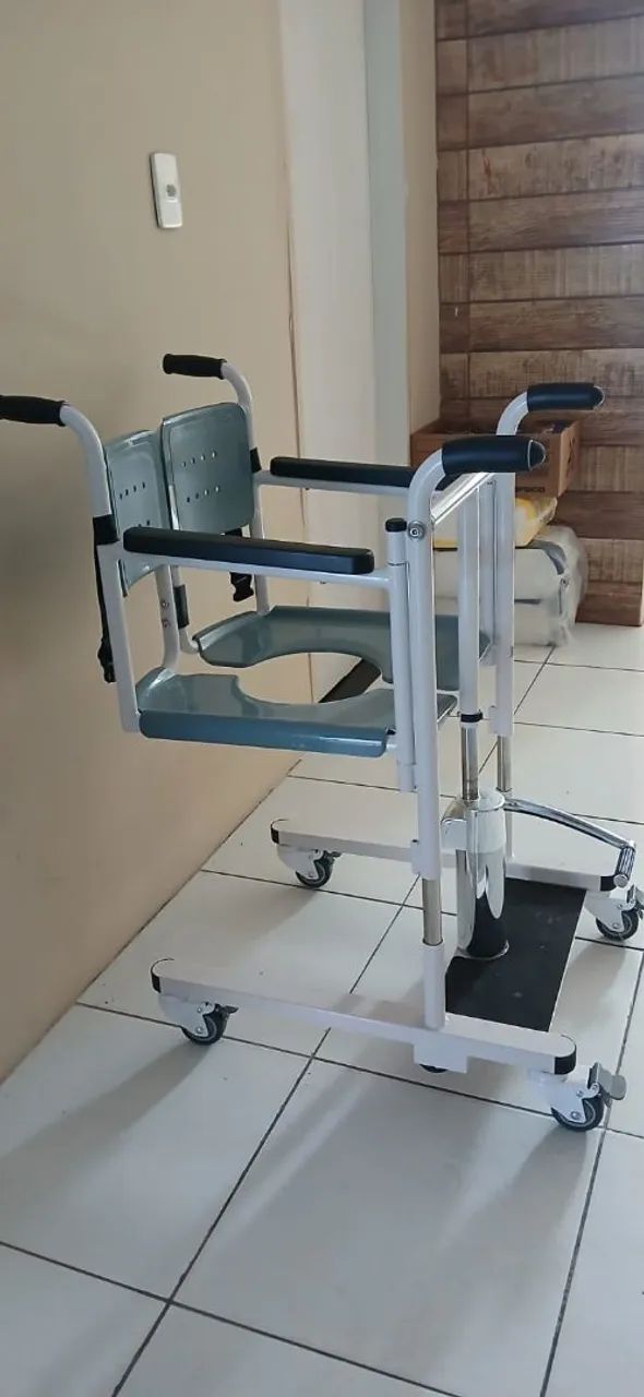 Cadeira de transferir - Foto 2