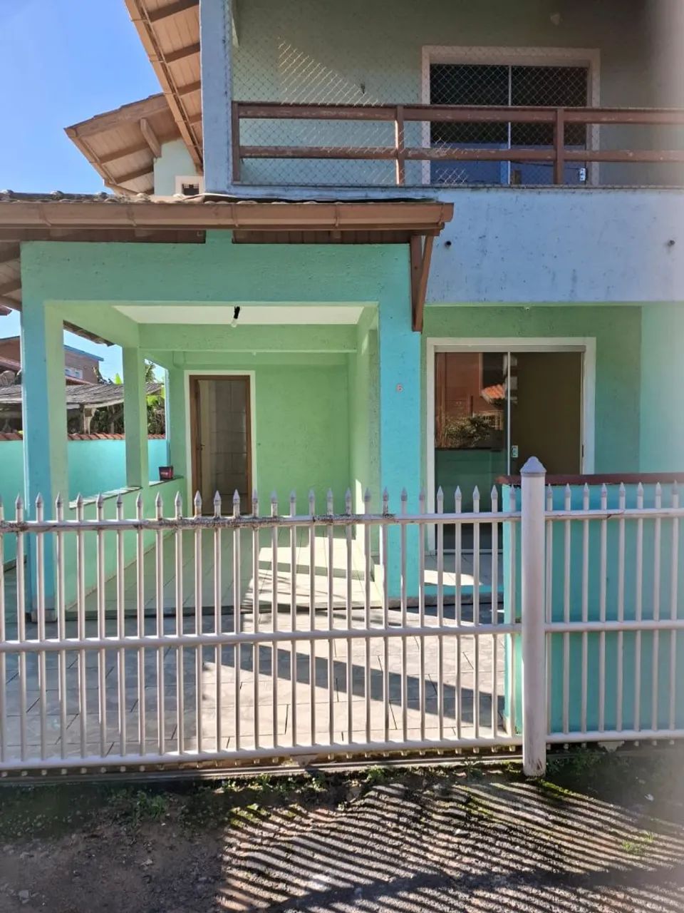 Alugo casa no Porto da Lagoa