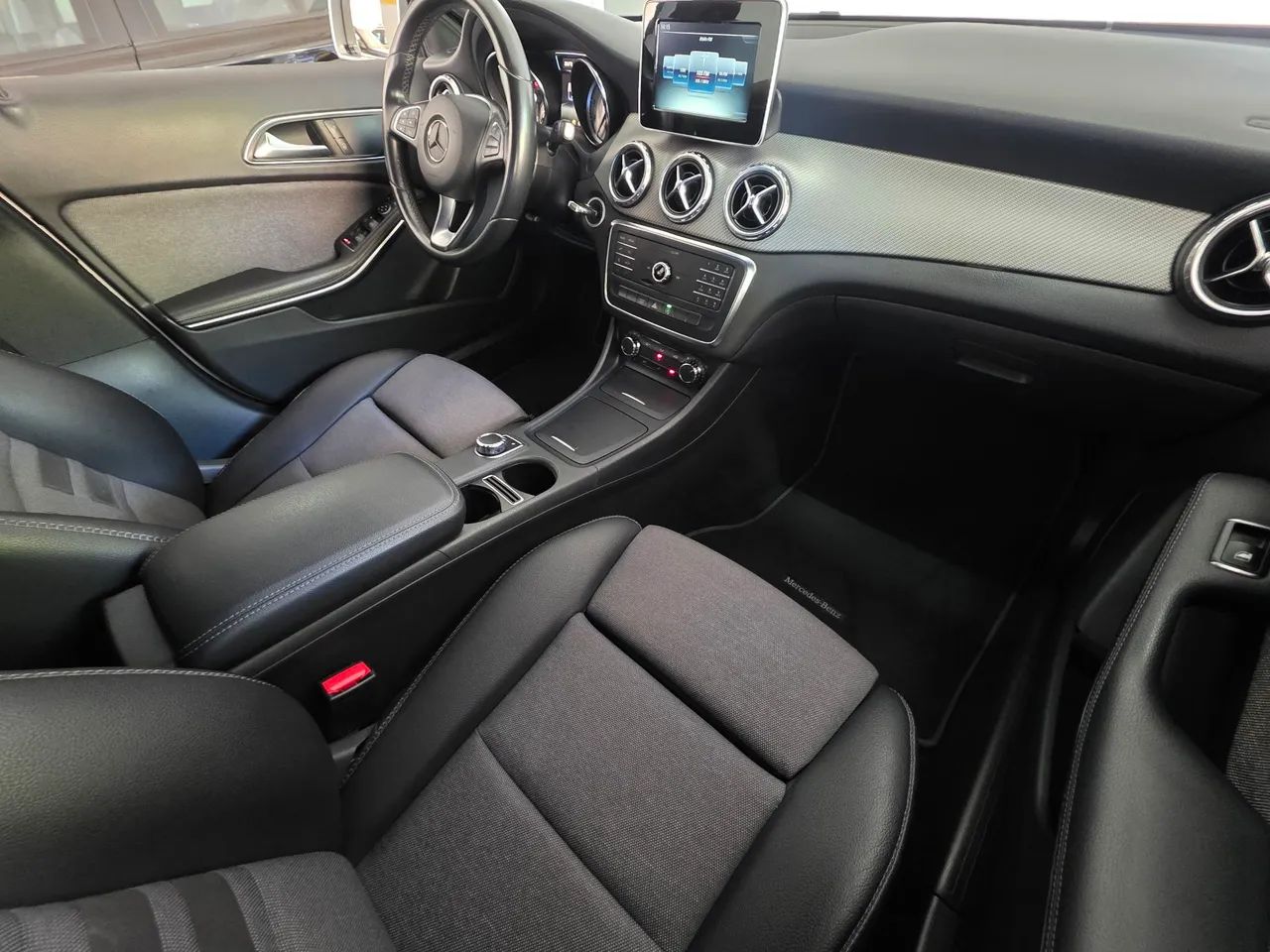 Mercedes-Benz GLA 200 Adv. 1.6/1.6 TB 16V Flex Aut., foto 7 de 20