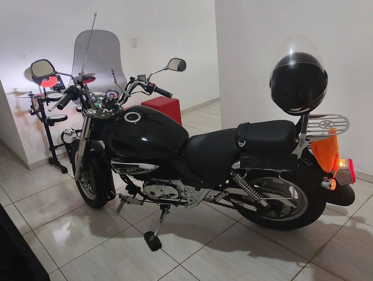 MOTO KASINSKI MIRAGE 250