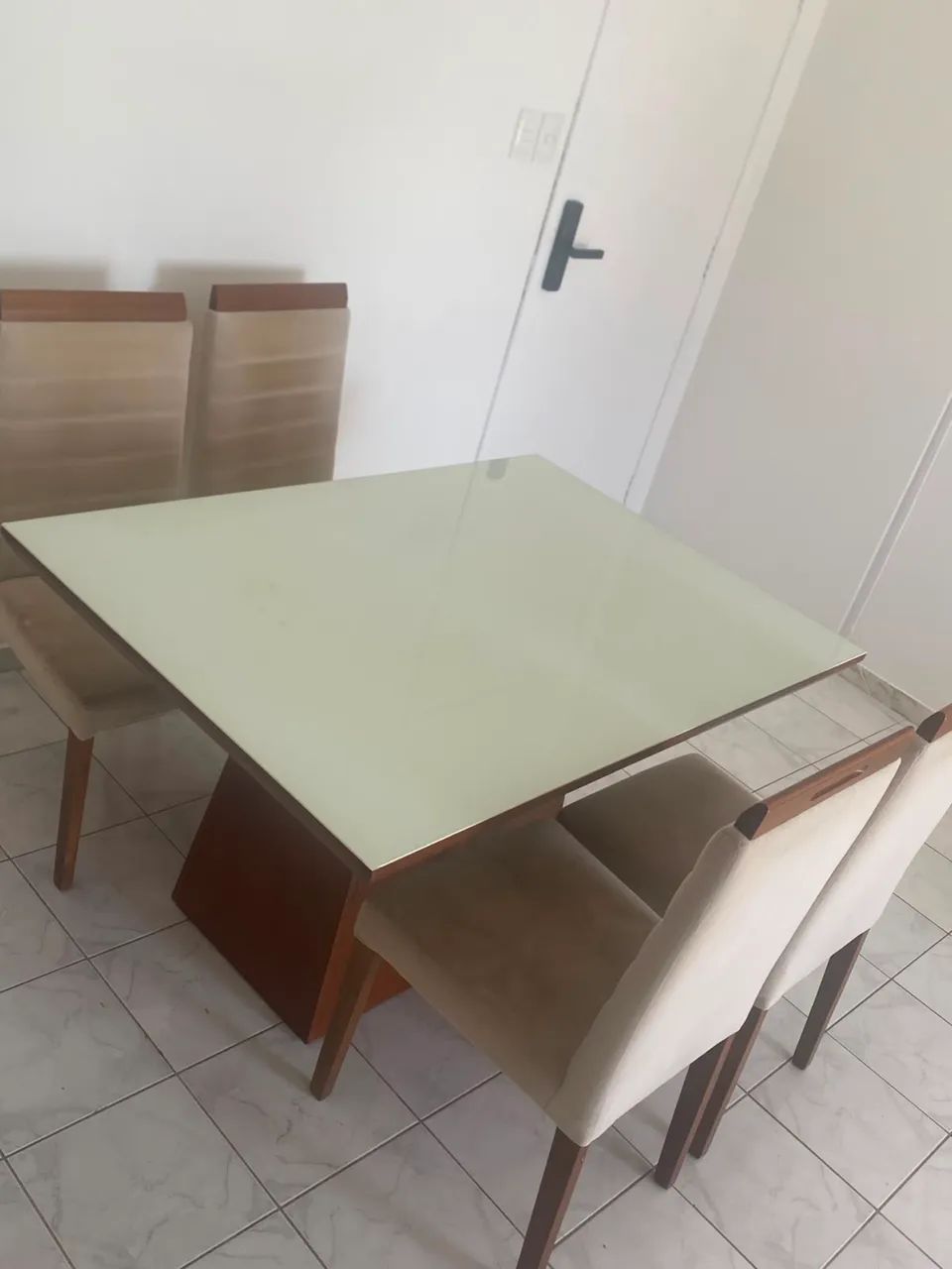 CONJUNTO MESA E CADEIRAS R$ 1.500 - Foto 3