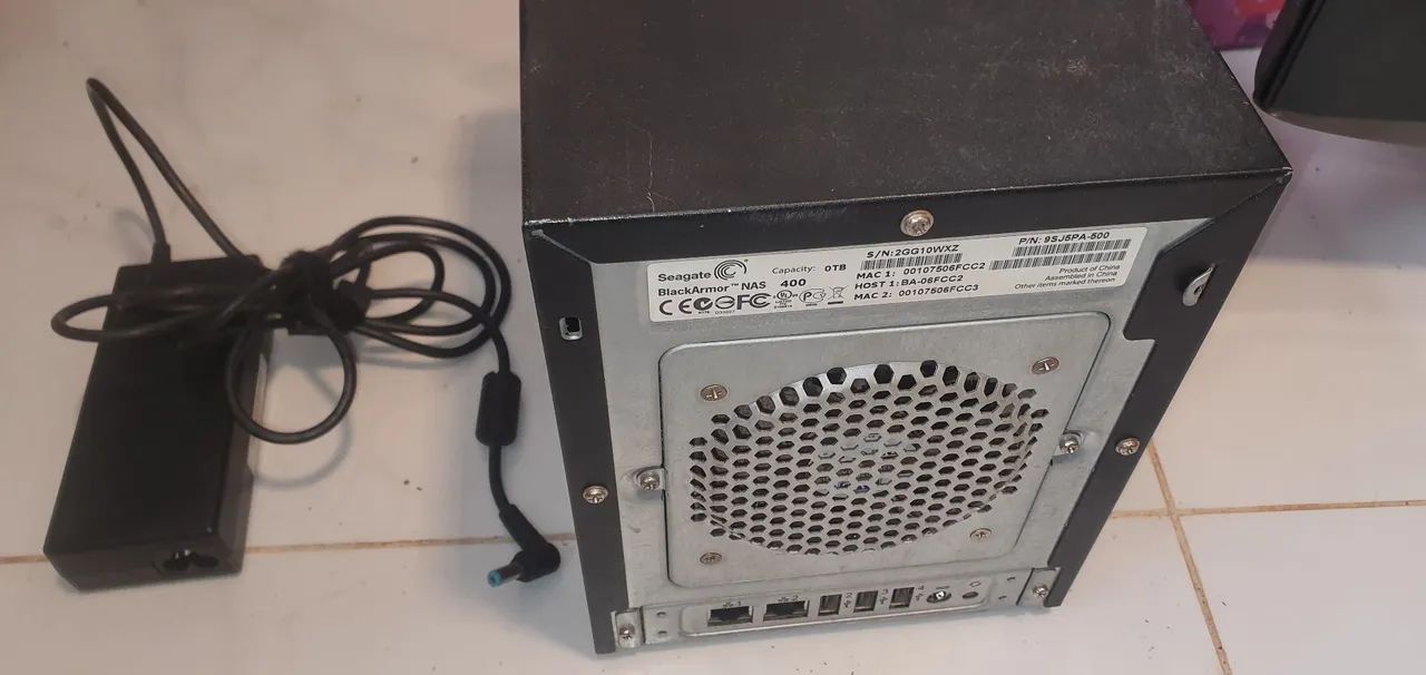 Servidor NAS Seagate BlackArmor 440 - 4 Baias