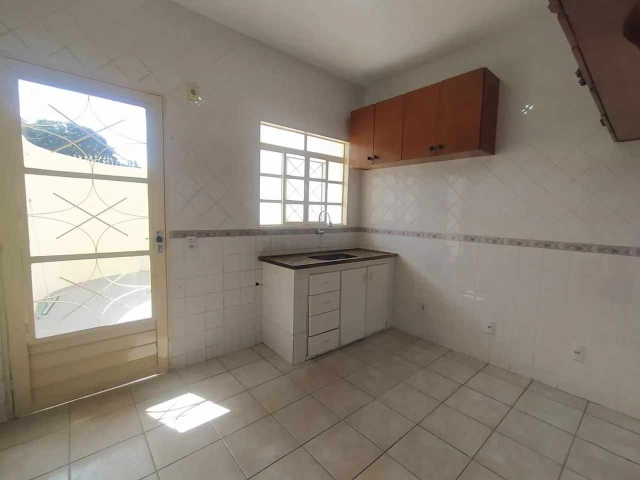 Aluga-se Sobrado com 3 Quartos e Churrasqueira no Setor Sudoeste  - Foto 11