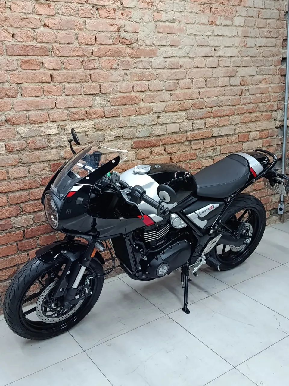 Triumph 400 - Foto 4