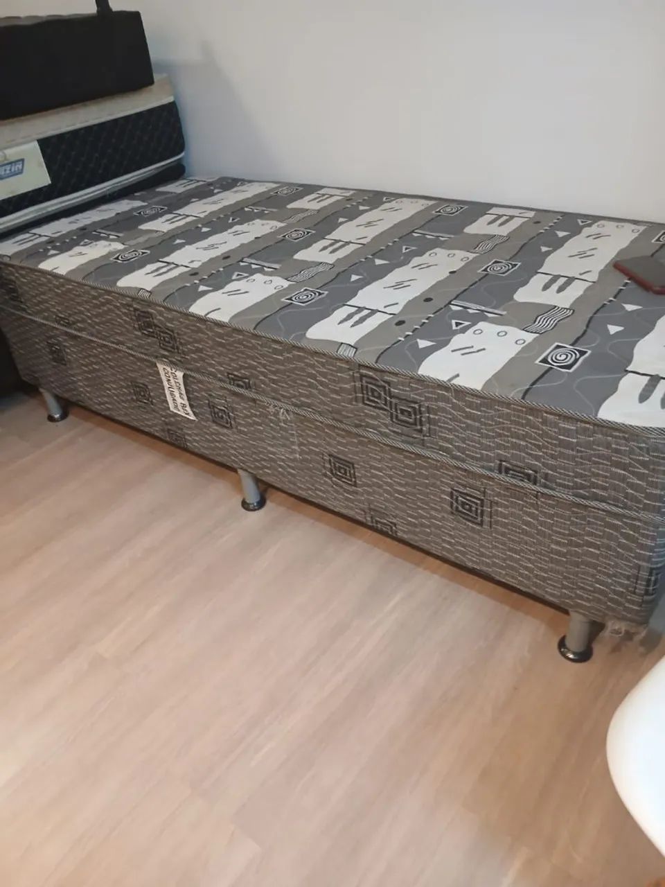 Cama box conjugada de solteiro  ( $$ 280 ) *