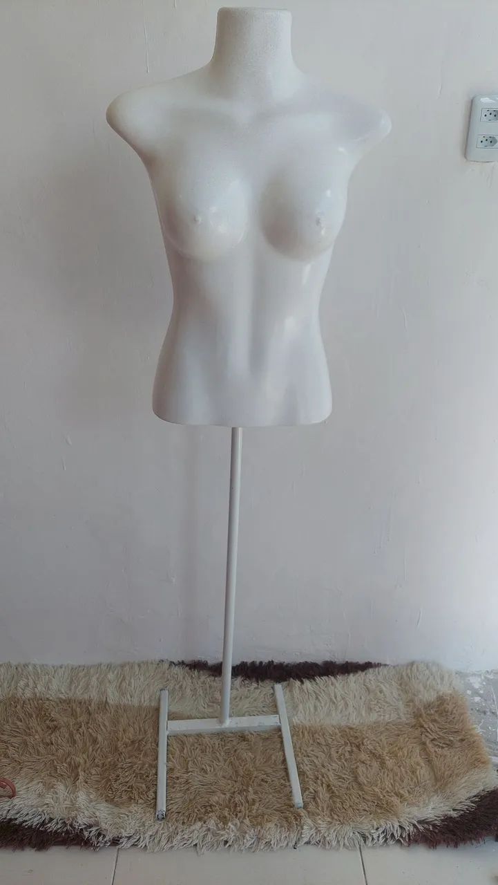 Busto com pedesta - Foto 2