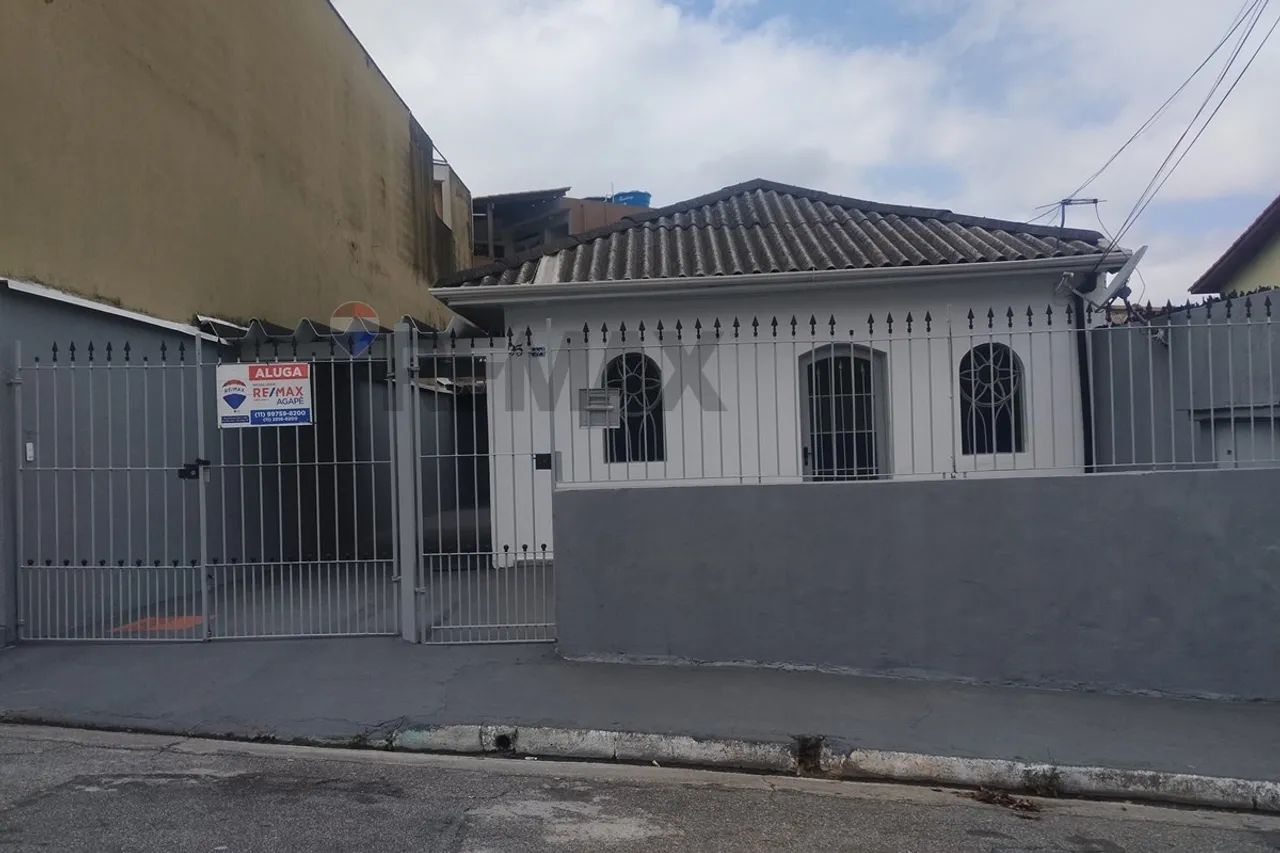 Casa Espaçosa, 80m² com 2 Vagas e Ótimo Preço!