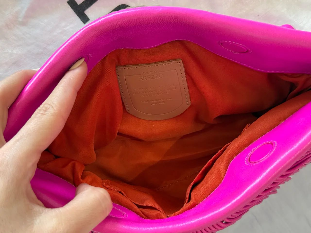 Bolsa Arezzo couro rosa - Foto 4
