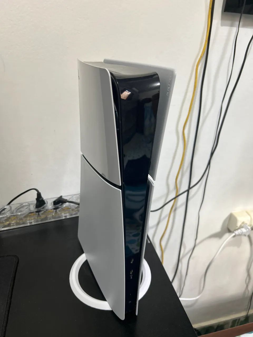 PlayStation 5 com 2 controles e caixa conservada