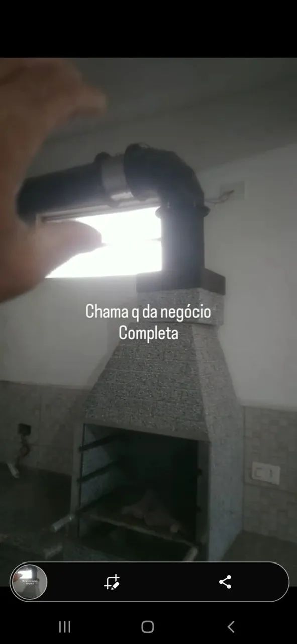 Churrasqueira com coifa .com duas partes em marmore p colocar carne e p corta e servir com - Foto 3